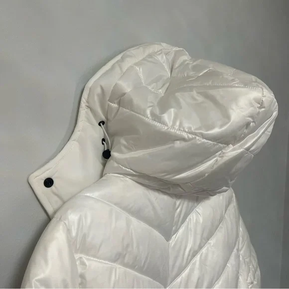 Michael Kors Hooded Puffer Jacket In White W/ Black Details New - Duplicate